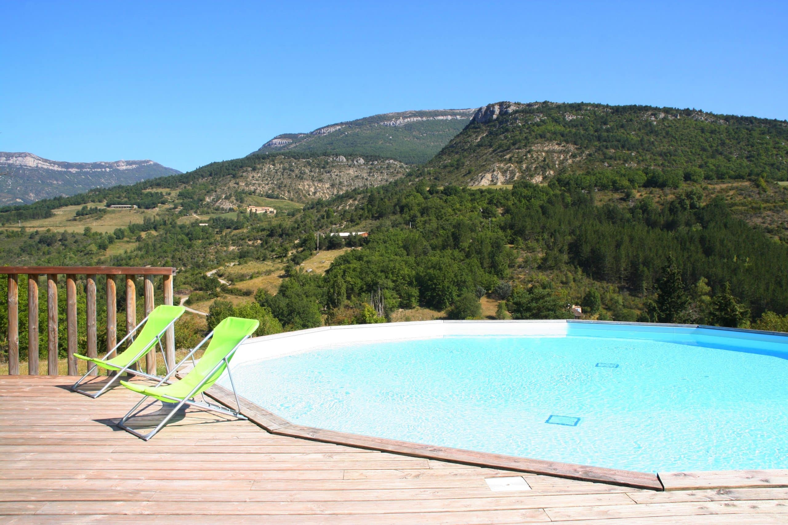 piscine en bois semi enterrée