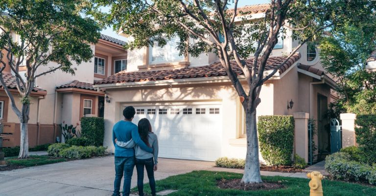 découvrez notre sélection de portes de garage, alliant sécurité, esthétisme et fonctionnalité. trouvez le modèle parfait pour votre maison et profitez d'une installation professionnelle ainsi que d'un service après-vente de qualité.