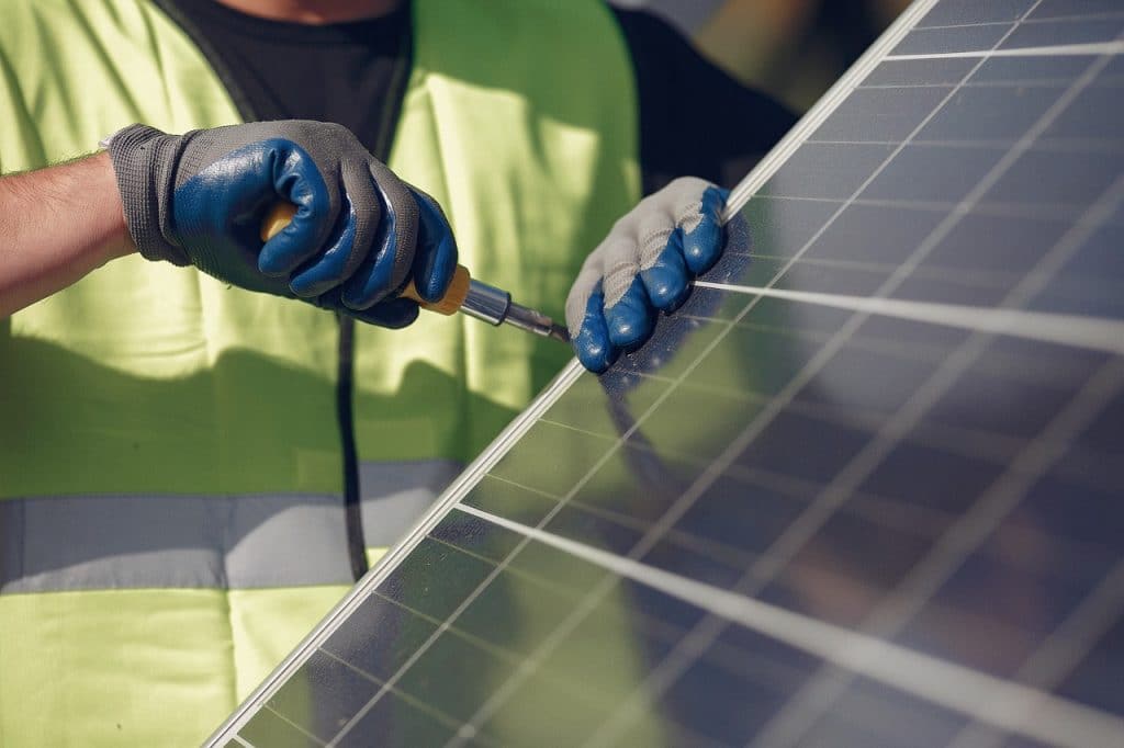 découvrez nos services d'installation de panneaux solaires, une solution écologique et économique pour réduire vos factures d'énergie et contribuer à la préservation de l'environnement. profitez de notre expertise et de conseils personnalisés pour maximiser votre investissement.